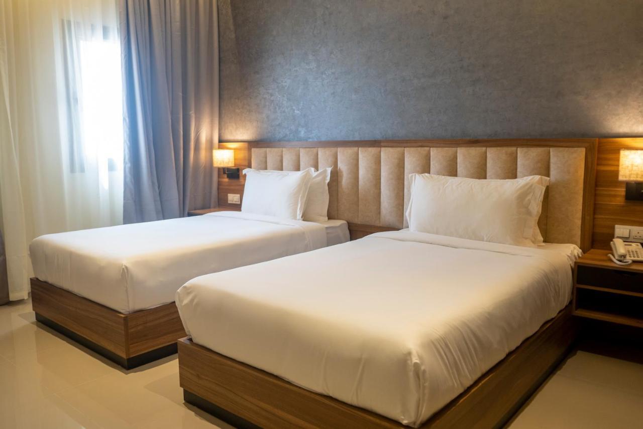 The Plaza Hotel & Resort Salalah Bagian luar foto