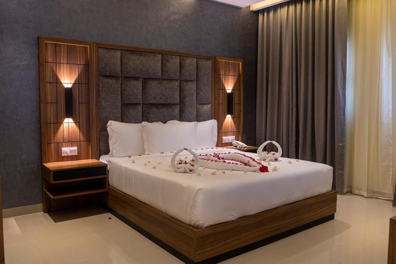 The Plaza Hotel & Resort Salalah Bagian luar foto
