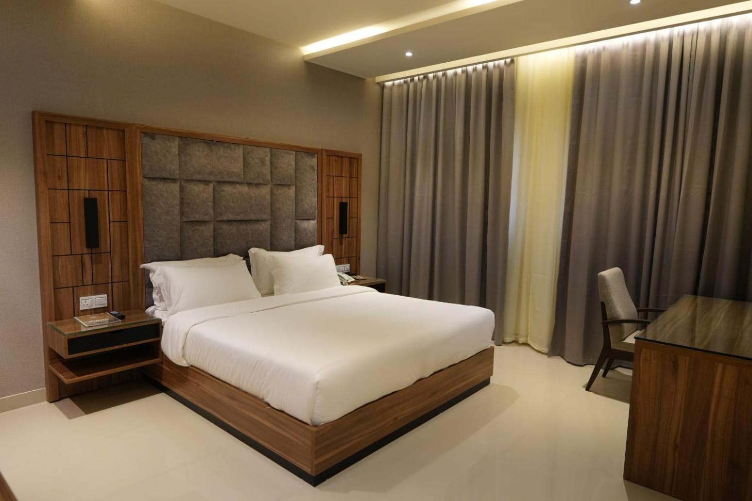 The Plaza Hotel & Resort Salalah Bagian luar foto