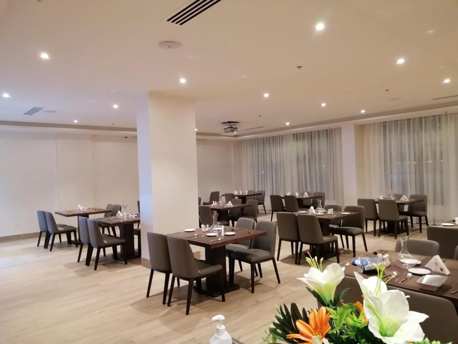 The Plaza Hotel & Resort Salalah Bagian luar foto