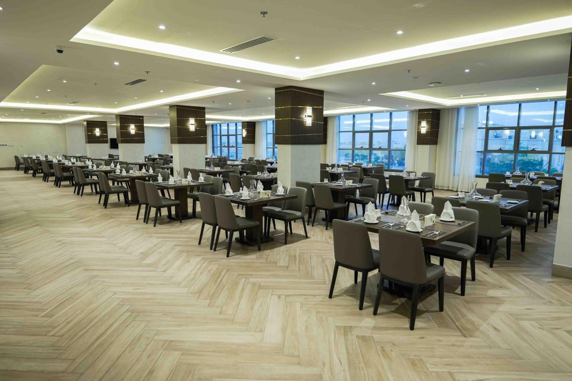 The Plaza Hotel & Resort Salalah Bagian luar foto